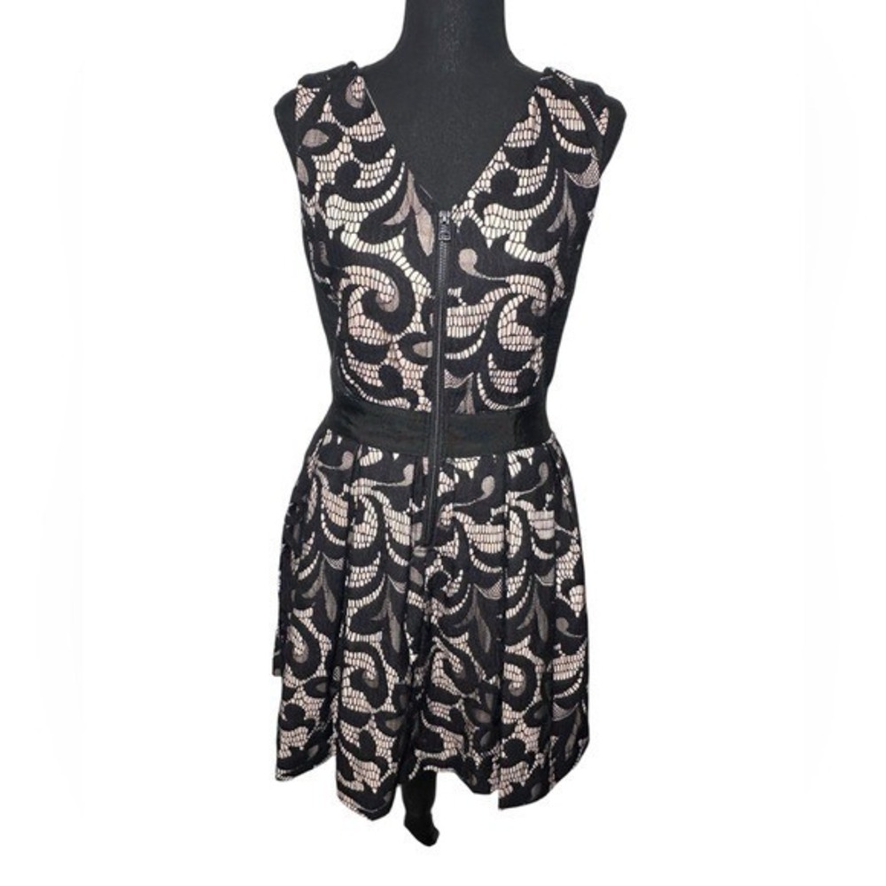 Sea New York Black Lace Cutout Back Fit and Flare Mini Dress SZ 8 Holiday Luxury
